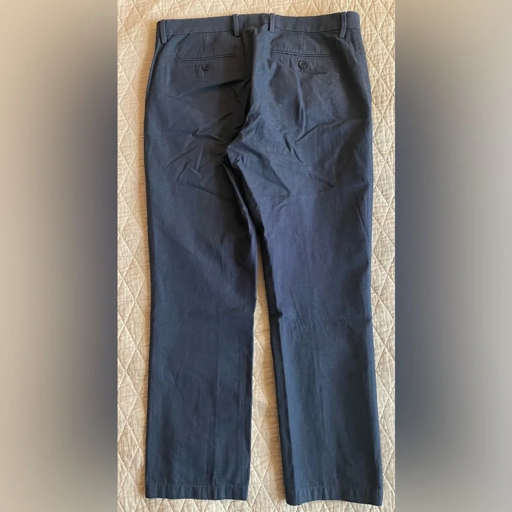 BANANA REPUBLIC Flat Front Cotton Dobby Nailhead Kenfield Pant in Navy Size 33‎